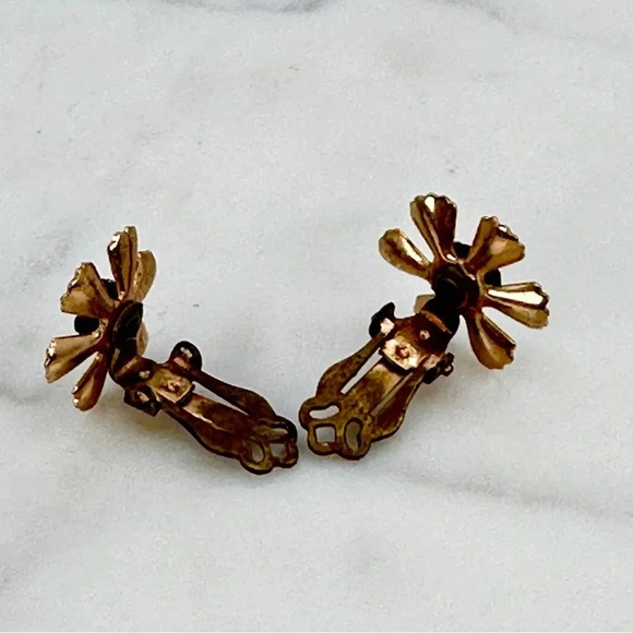 Vintage Aurora Borealis Flower Earrings Clip-On Gold-tone Estate Costume… - Picture 5 of 9